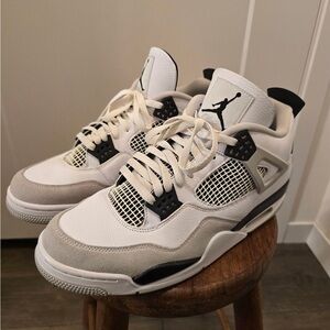 Air Jordan Military 4 Retro Black Sneakers. Great Condition!!